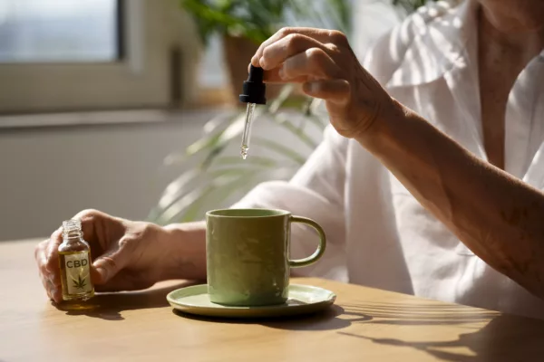 CBD tisane : guide complet pour débuter en douceur